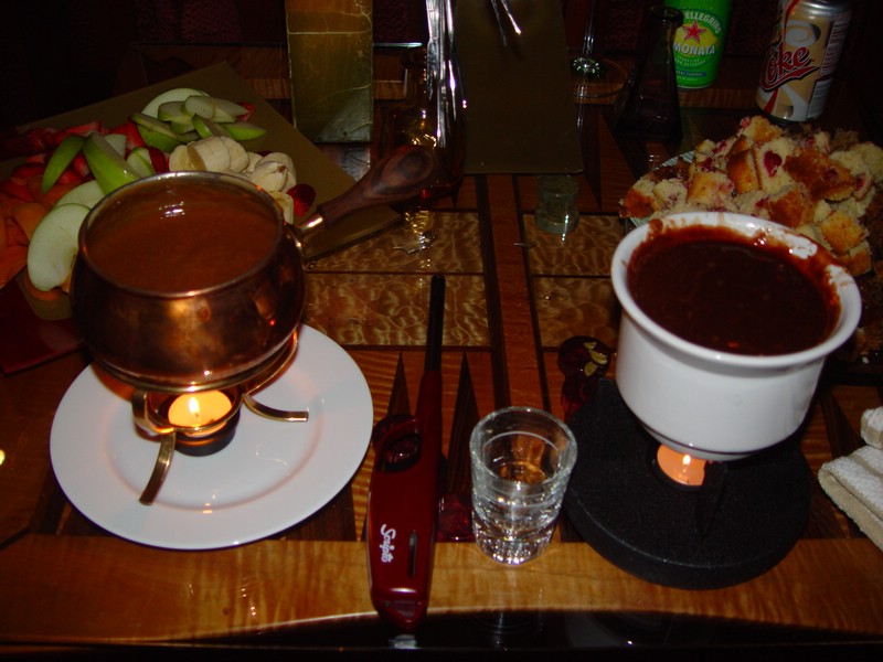 15-chocolateandcaramelfondues.jpg