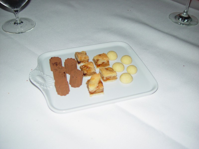 25-petitfours.jpg