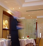 06-waiter.jpg