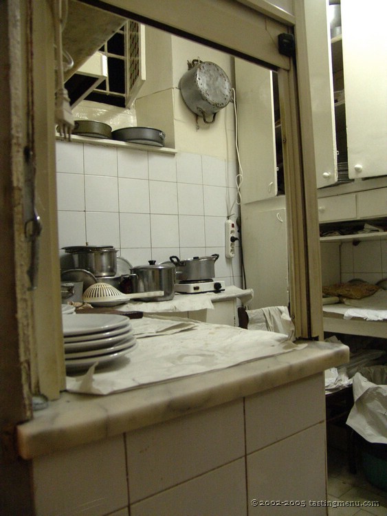 12-the kitchen.jpg