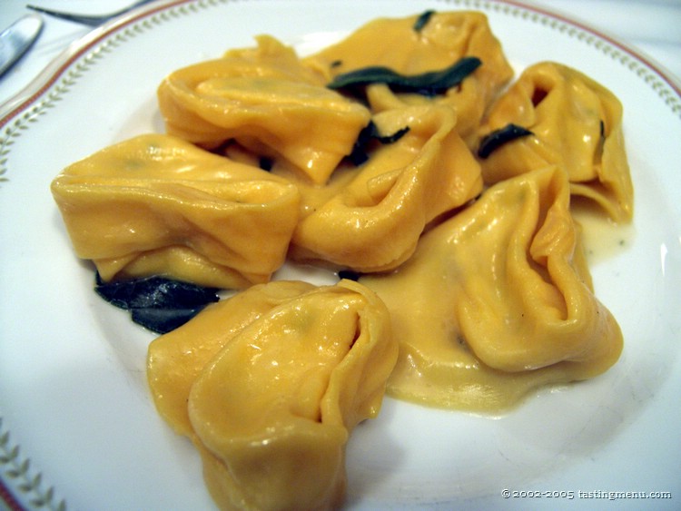 14-tortelloni di ricotta al burro e salvia.jpg