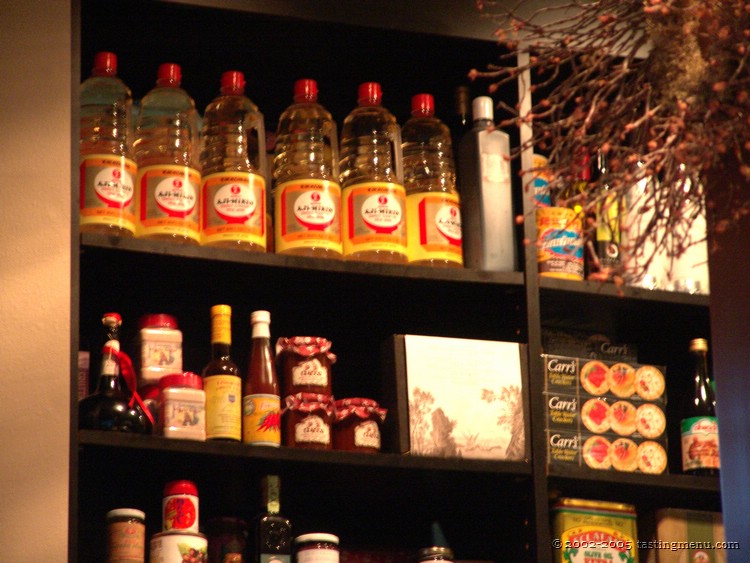23-Pantry.jpg