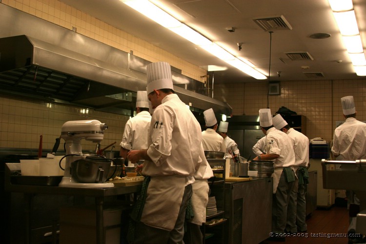 02 student kitchen 2.jpg